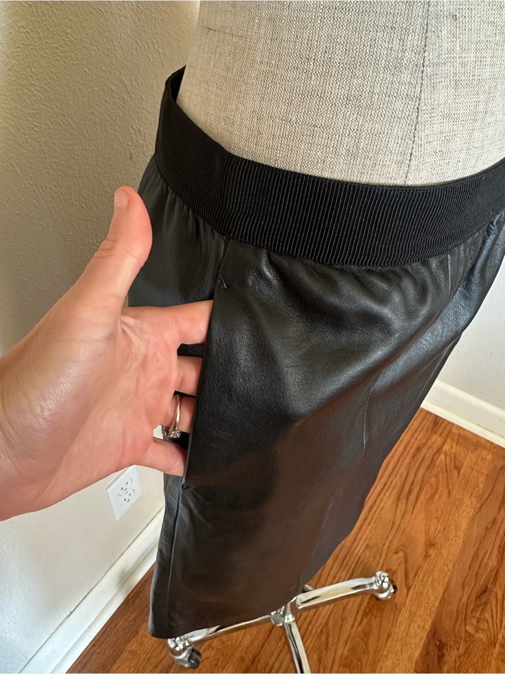 Ann Taylor Loft Black Leather Skirt Straight Pencil Womens 6 Pockets - Picture 8 of 10
